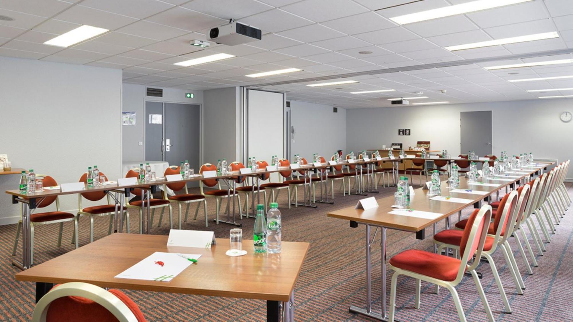 Holiday Inn Clermont Ferrand Centre By Ihg Exterior foto