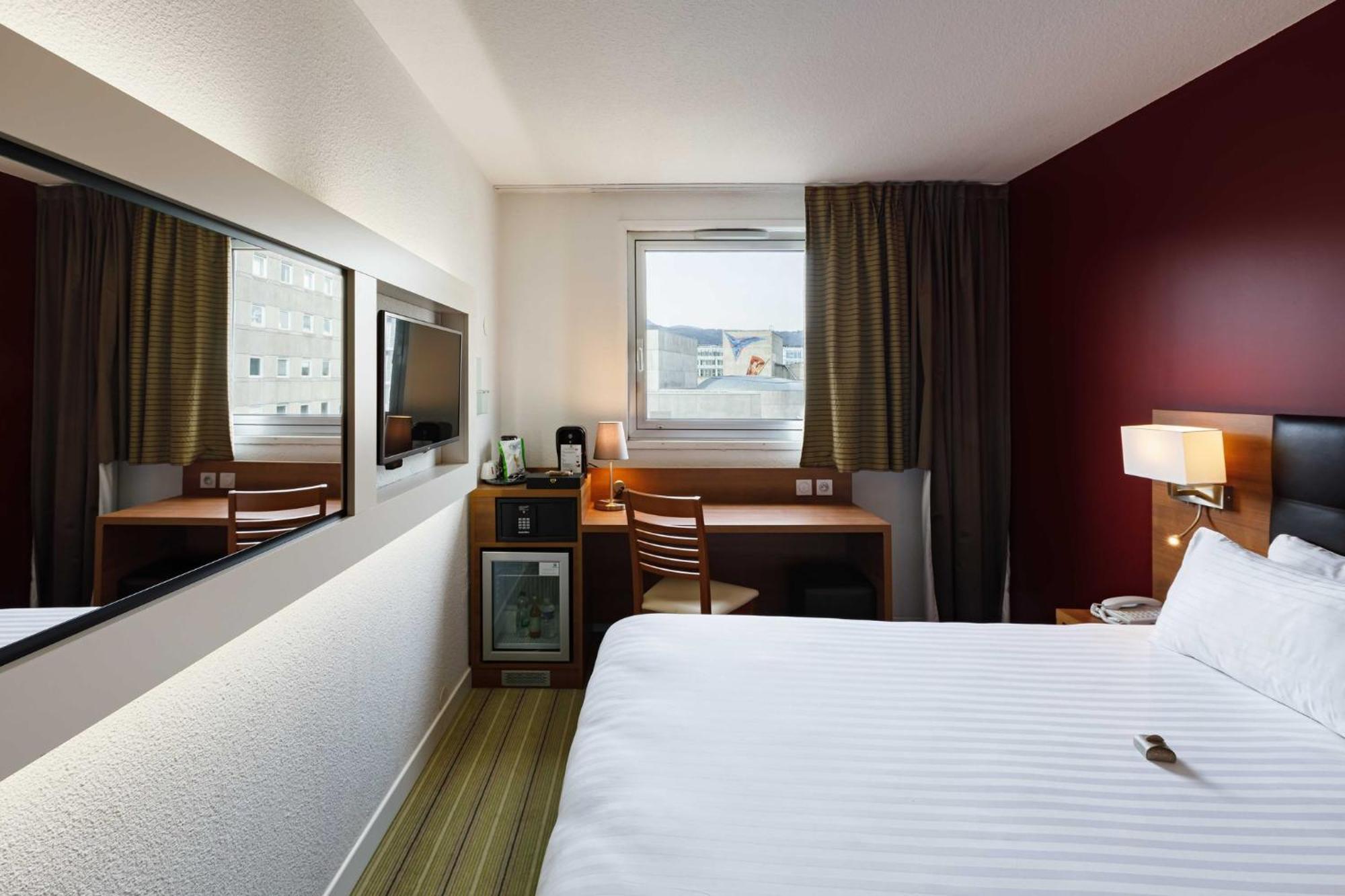Holiday Inn Clermont Ferrand Centre By Ihg Exterior foto